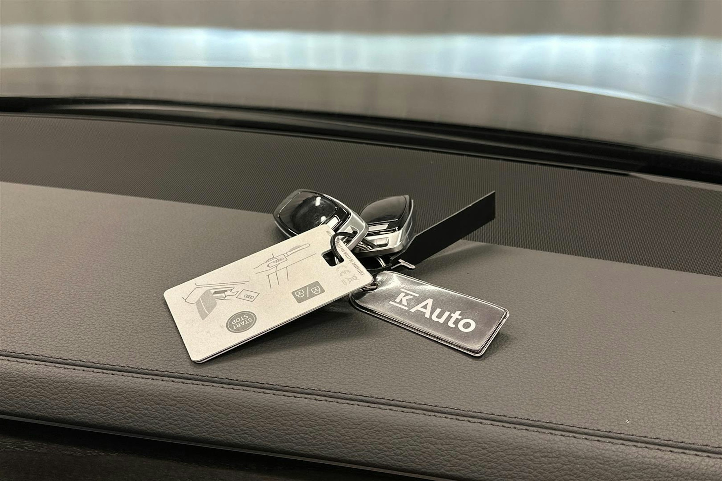 musta Audi A8 2025 kuva 38.