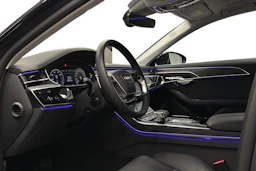 sininen Audi A8 2025 kuva 6.