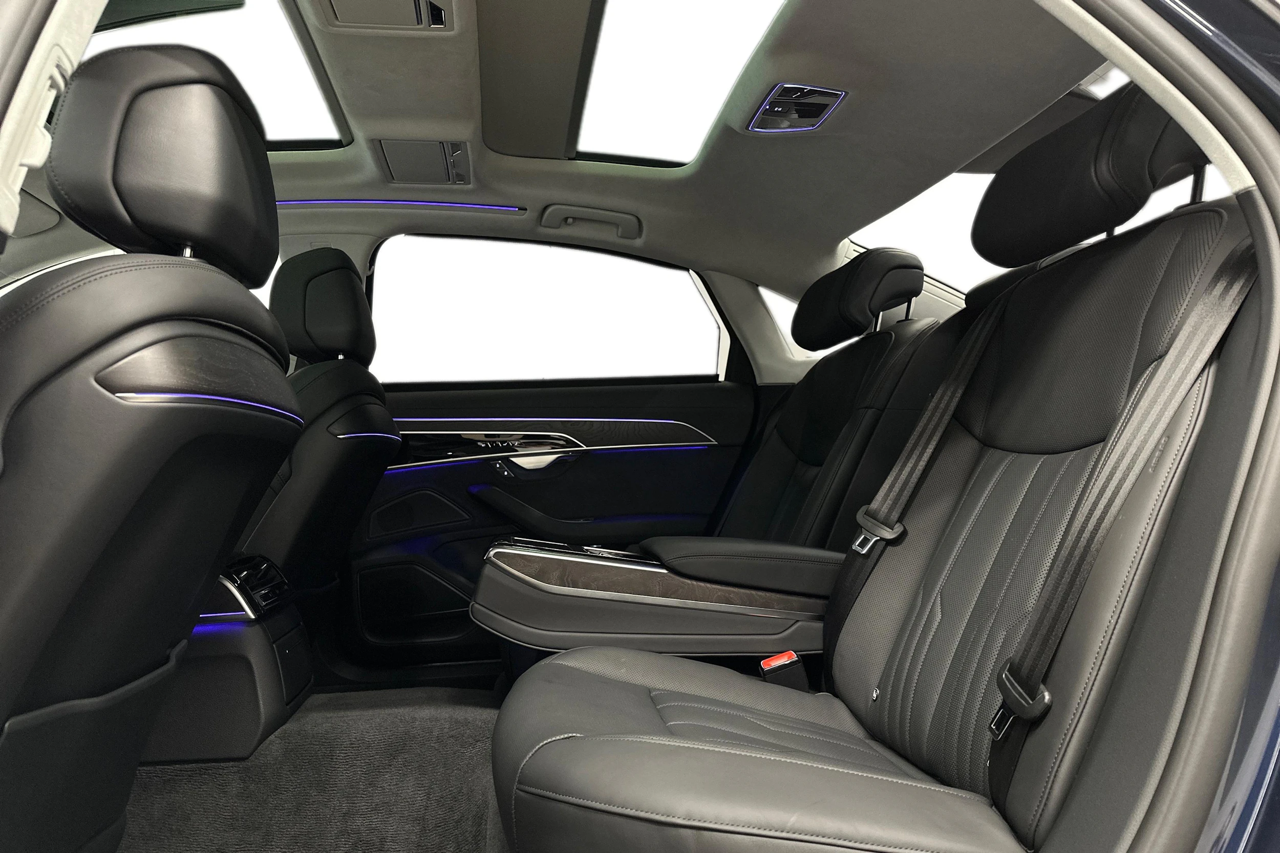 sininen Audi A8 2025 kuva 8.