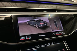 sininen Audi A8 2025 kuva 15.