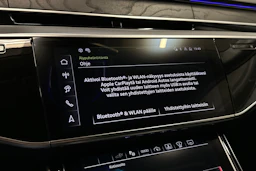 sininen Audi A8 2025 kuva 16.