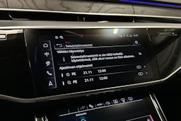 sininen Audi A8 2025 kuva 19.