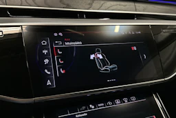 sininen Audi A8 2025 kuva 23.