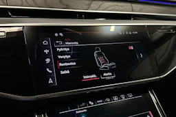 sininen Audi A8 2025 kuva 24.