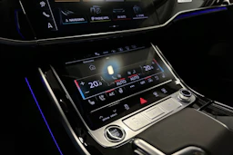 sininen Audi A8 2025 kuva 26.