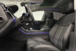 sininen Audi A8 2025 kuva 31.