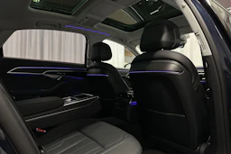 sininen Audi A8 2025 kuva 38.