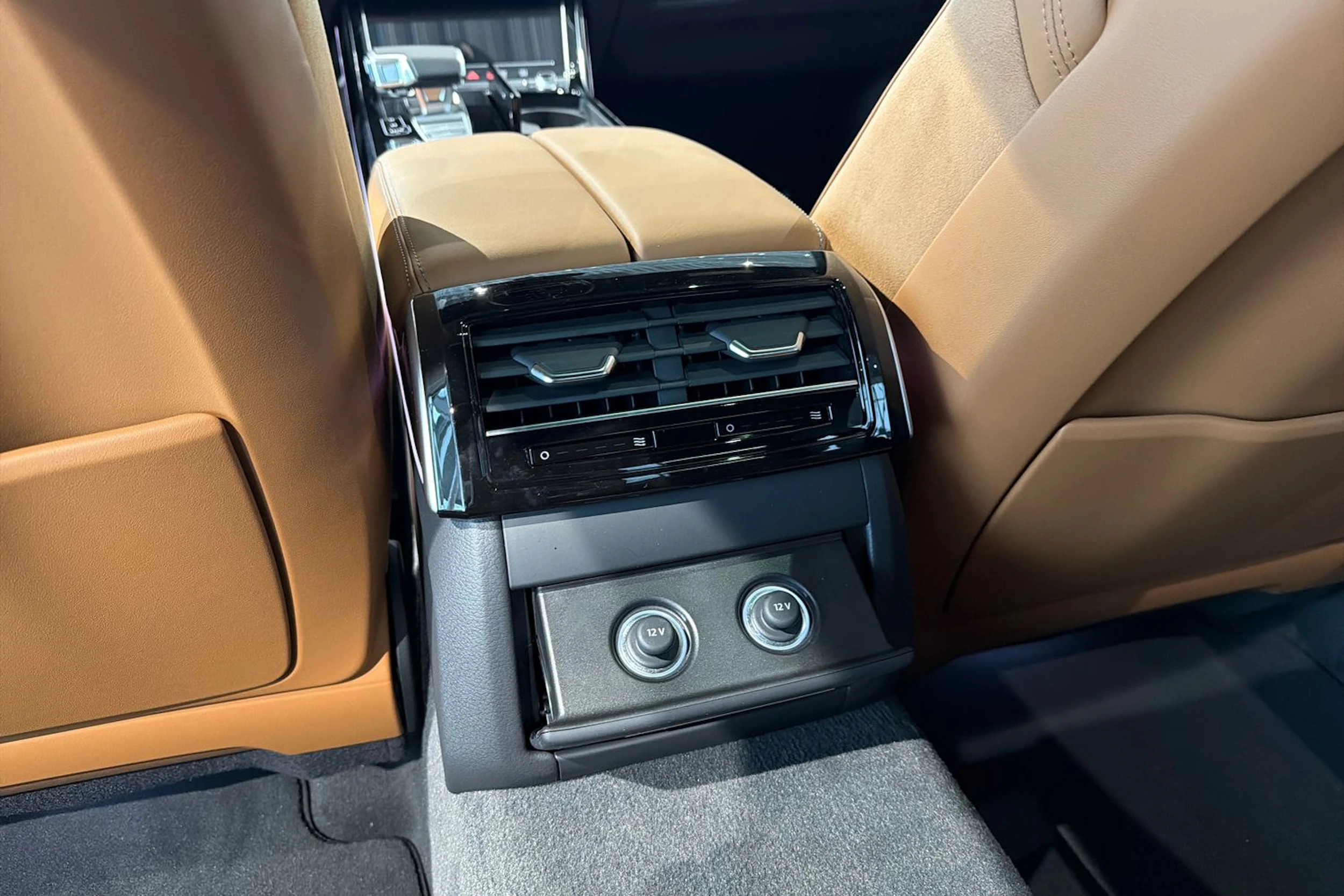 musta Audi A8 2026 kuva 13.