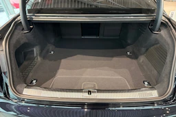 musta Audi A8 2026 kuva 16.