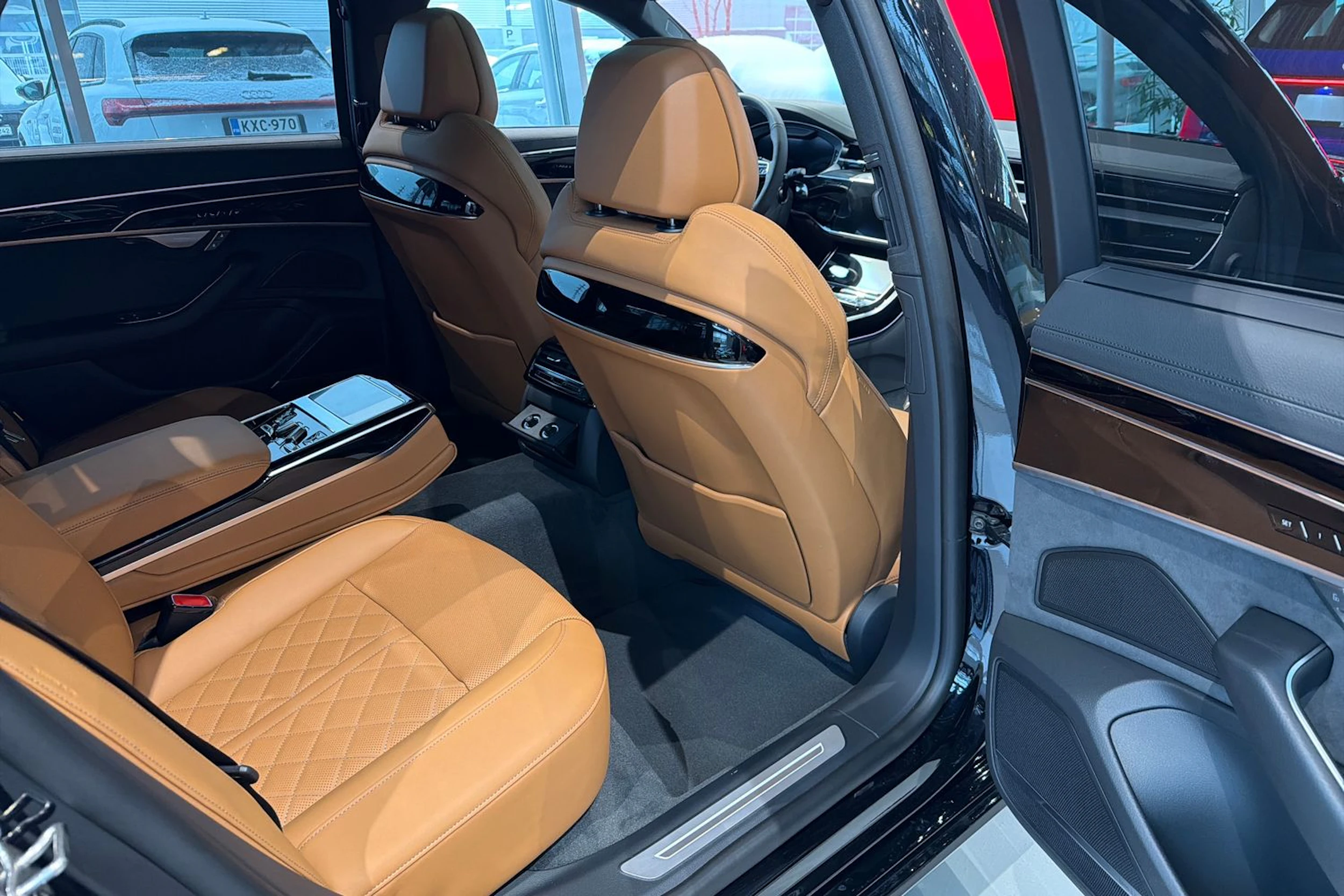 musta Audi A8 2026 kuva 25.