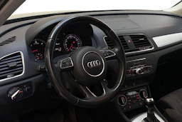 Harmaa Audi Q3 2018 kuva 3.