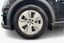 musta Audi e-tron 2019 kuva 11.
