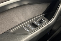 musta Audi e-tron 2019 kuva 22.