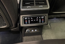 musta Audi e-tron 2019 kuva 24.