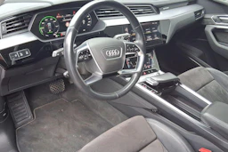 met. punainen Audi e-tron 2020 kuva 3.
