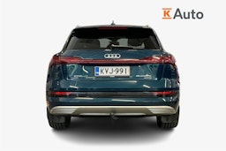 Vihreä Audi e-tron 2019 kuva 3.