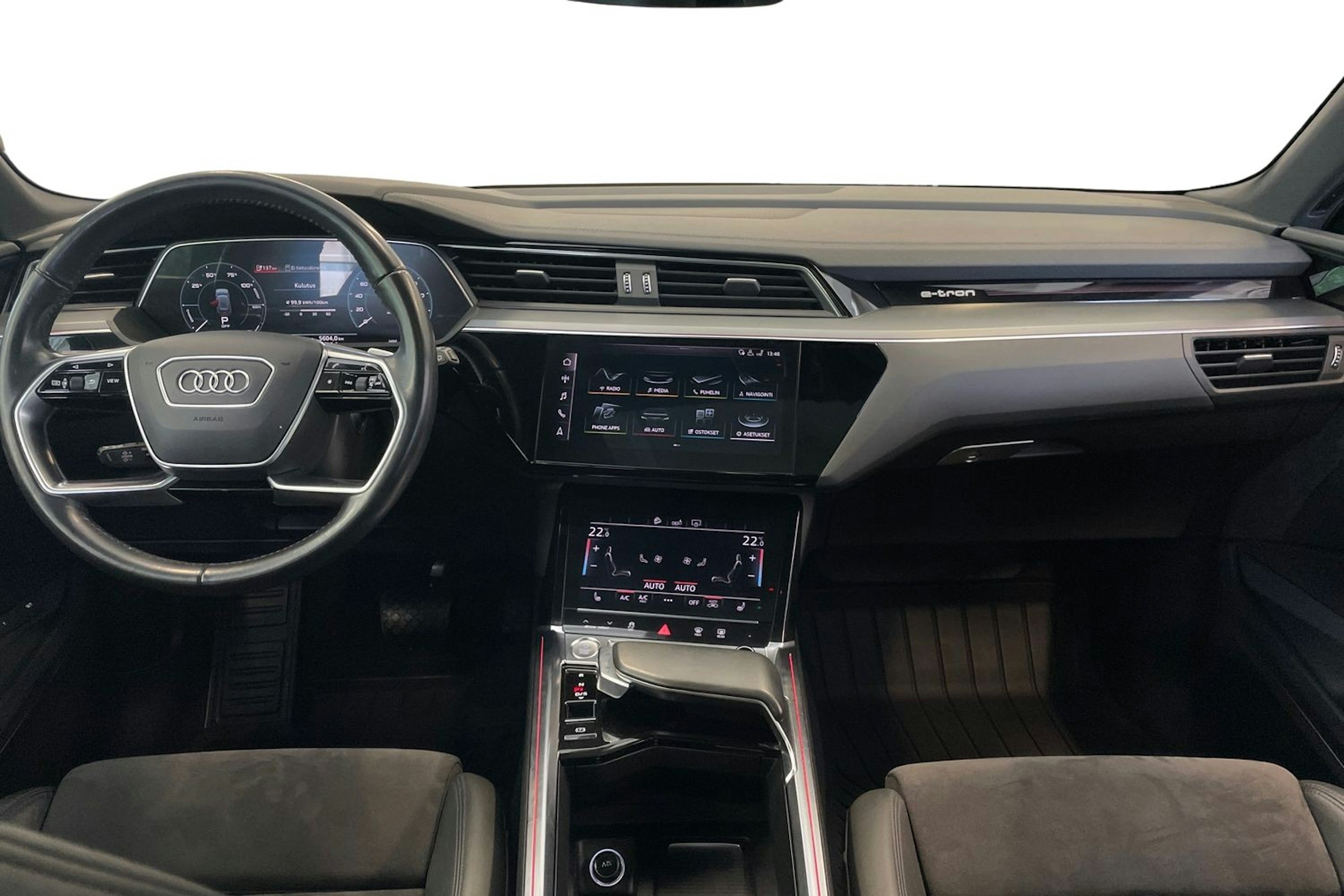 Vihreä Audi e-tron 2019 kuva 9.