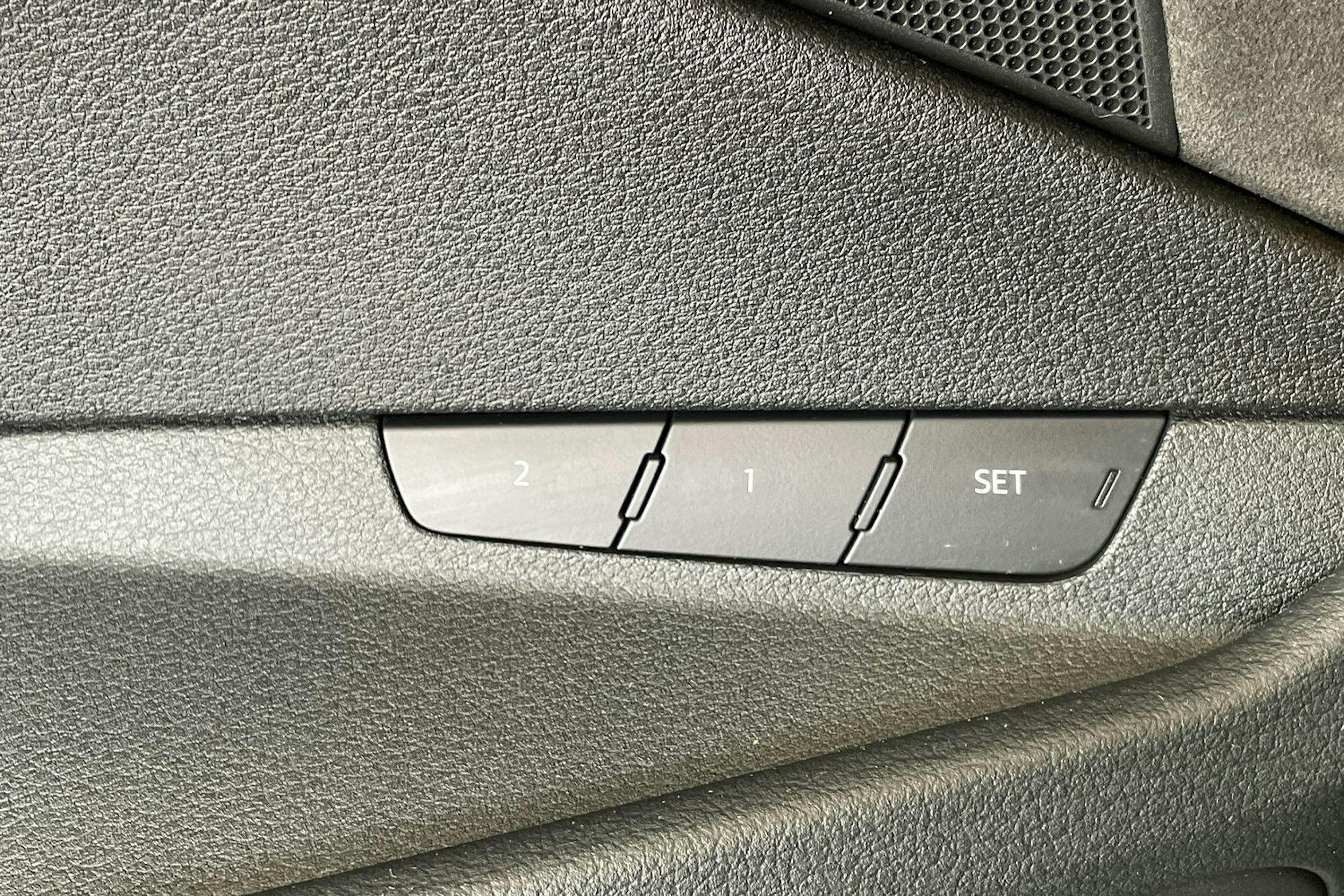 Vihreä Audi e-tron 2019 kuva 19.