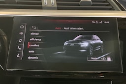 Vihreä Audi e-tron 2019 kuva 23.