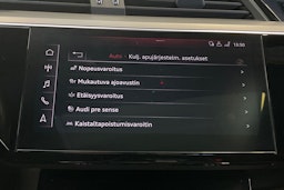 Vihreä Audi e-tron 2019 kuva 24.