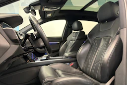 Sininen Audi e-tron 2019 kuva 13.