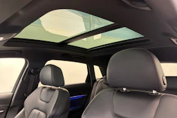 Sininen Audi e-tron 2019 kuva 15.