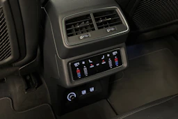 Sininen Audi e-tron 2019 kuva 17.