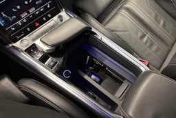 Sininen Audi e-tron 2019 kuva 26.