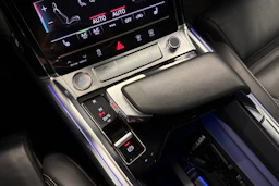 Sininen Audi e-tron 2019 kuva 27.