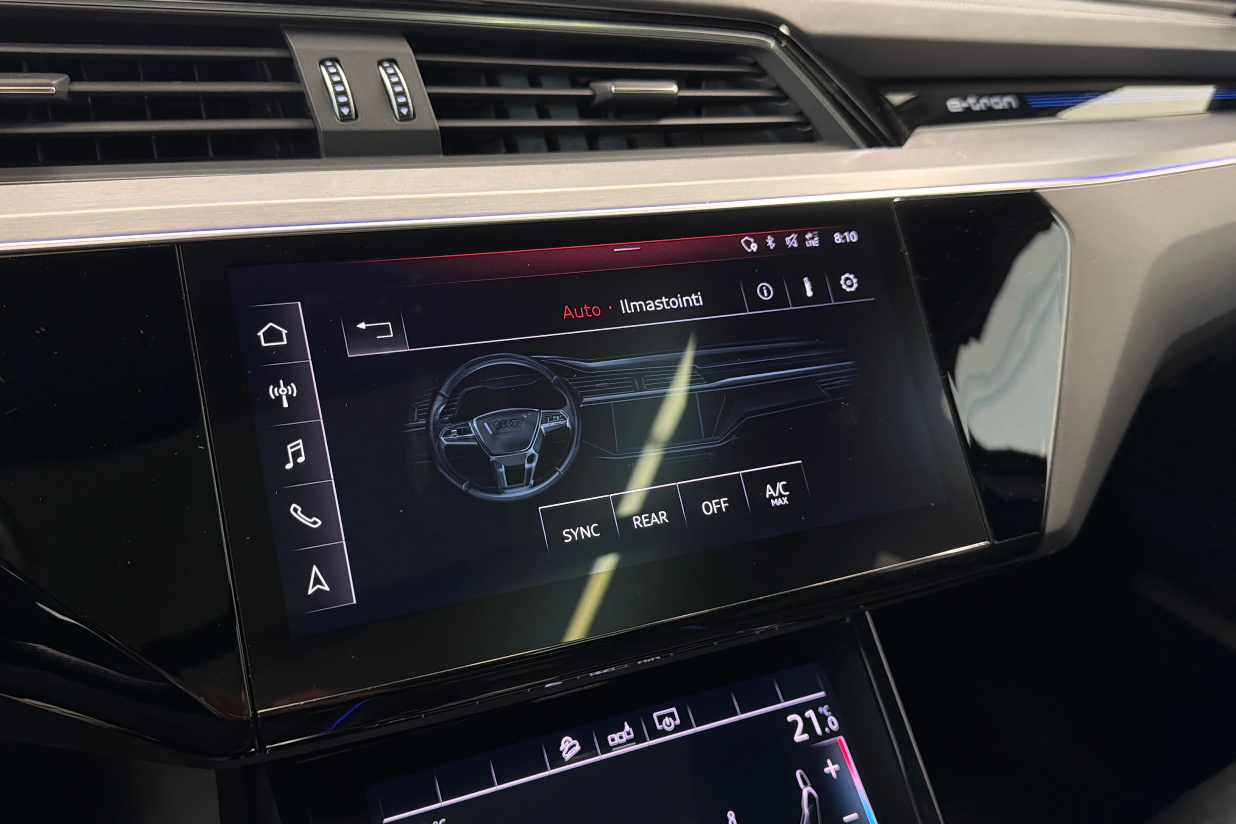 Sininen Audi e-tron 2019 kuva 33.