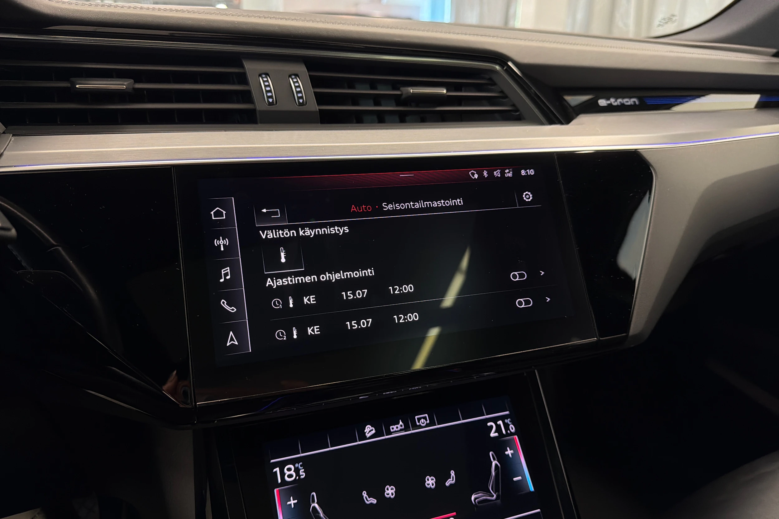 Sininen Audi e-tron 2019 kuva 34.