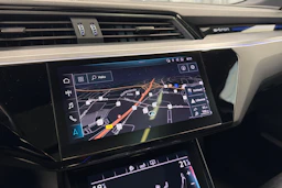 Sininen Audi e-tron 2019 kuva 35.