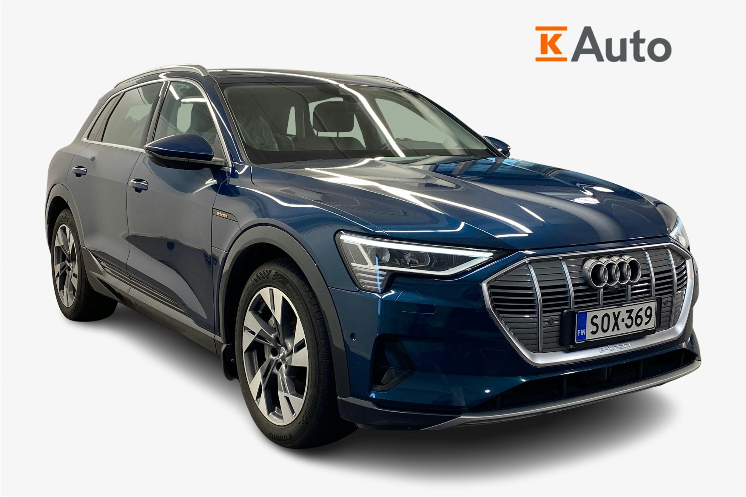sininen Audi e-tron 2019 kuva 1.