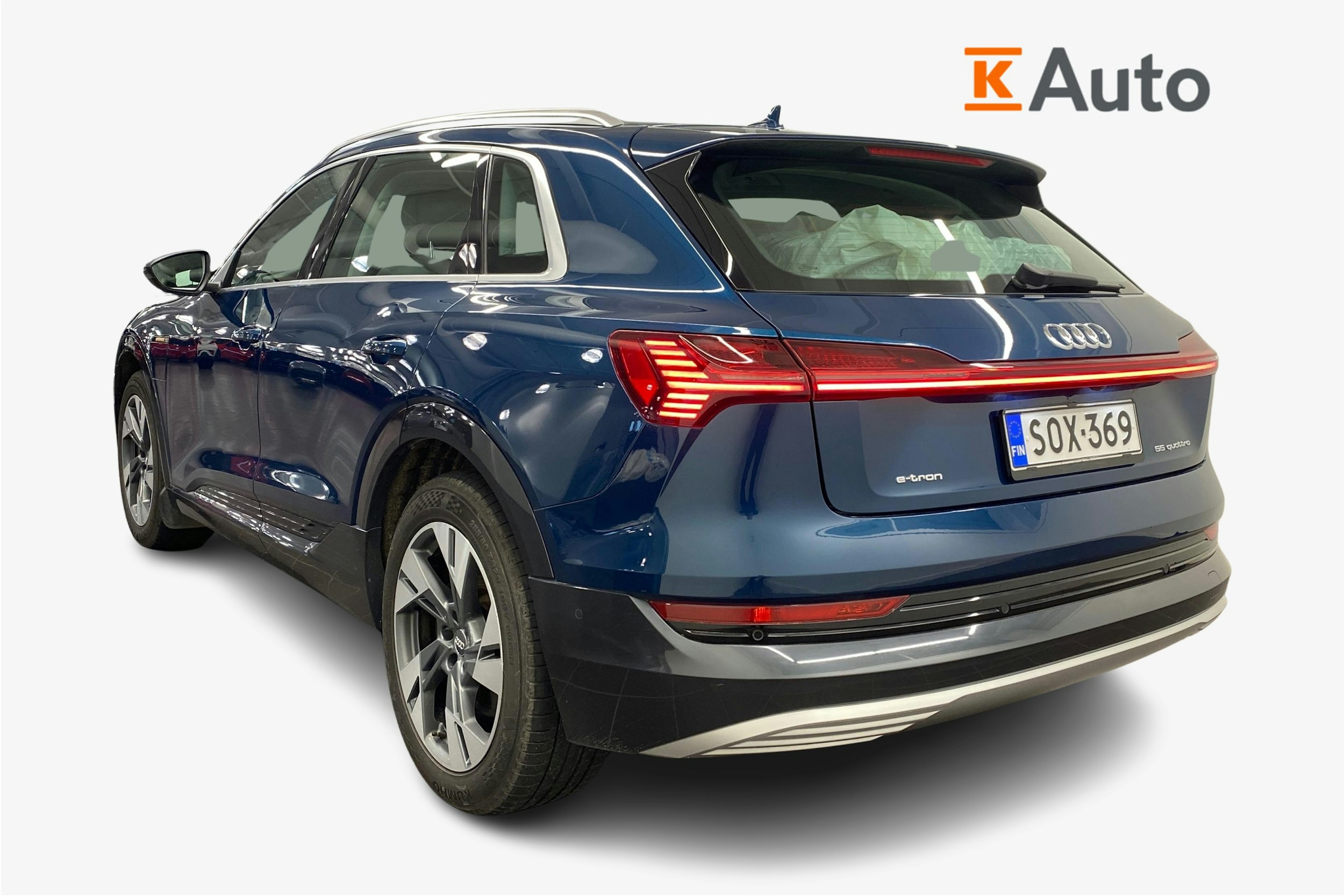 sininen Audi e-tron 2019 kuva 2.