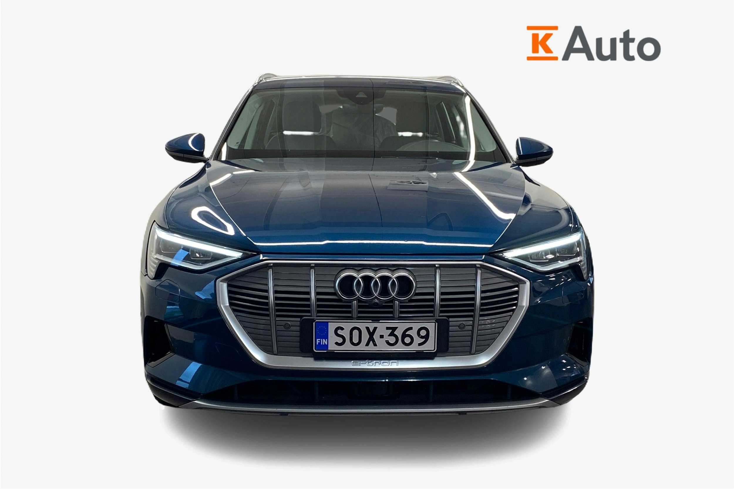 sininen Audi e-tron 2019 kuva 4.