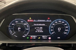 sininen Audi e-tron 2019 kuva 11.