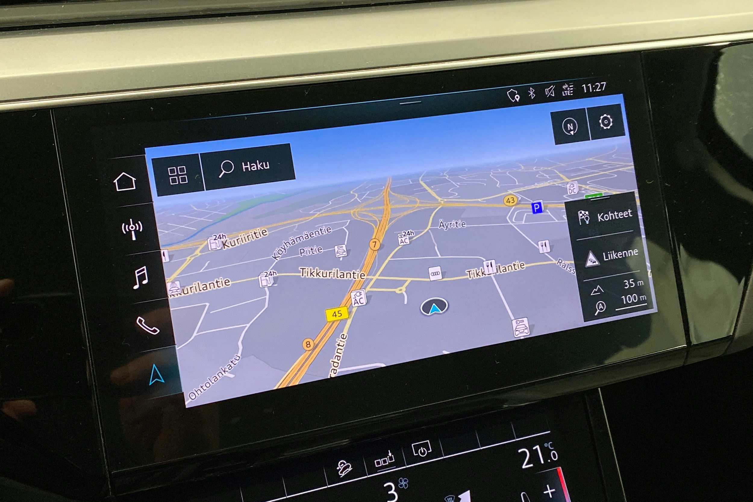 sininen Audi e-tron 2019 kuva 12.