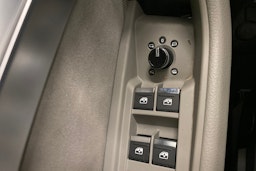 sininen Audi e-tron 2019 kuva 15.