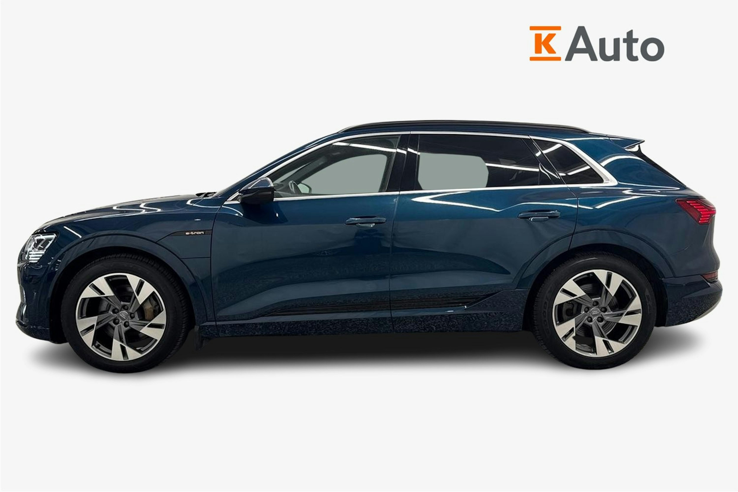 met. sininen Audi e-tron 2019 kuva 5.
