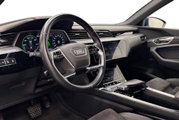 met. sininen Audi e-tron 2019 kuva 6.