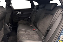 met. sininen Audi e-tron 2019 kuva 8.