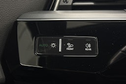 met. sininen Audi e-tron 2019 kuva 18.