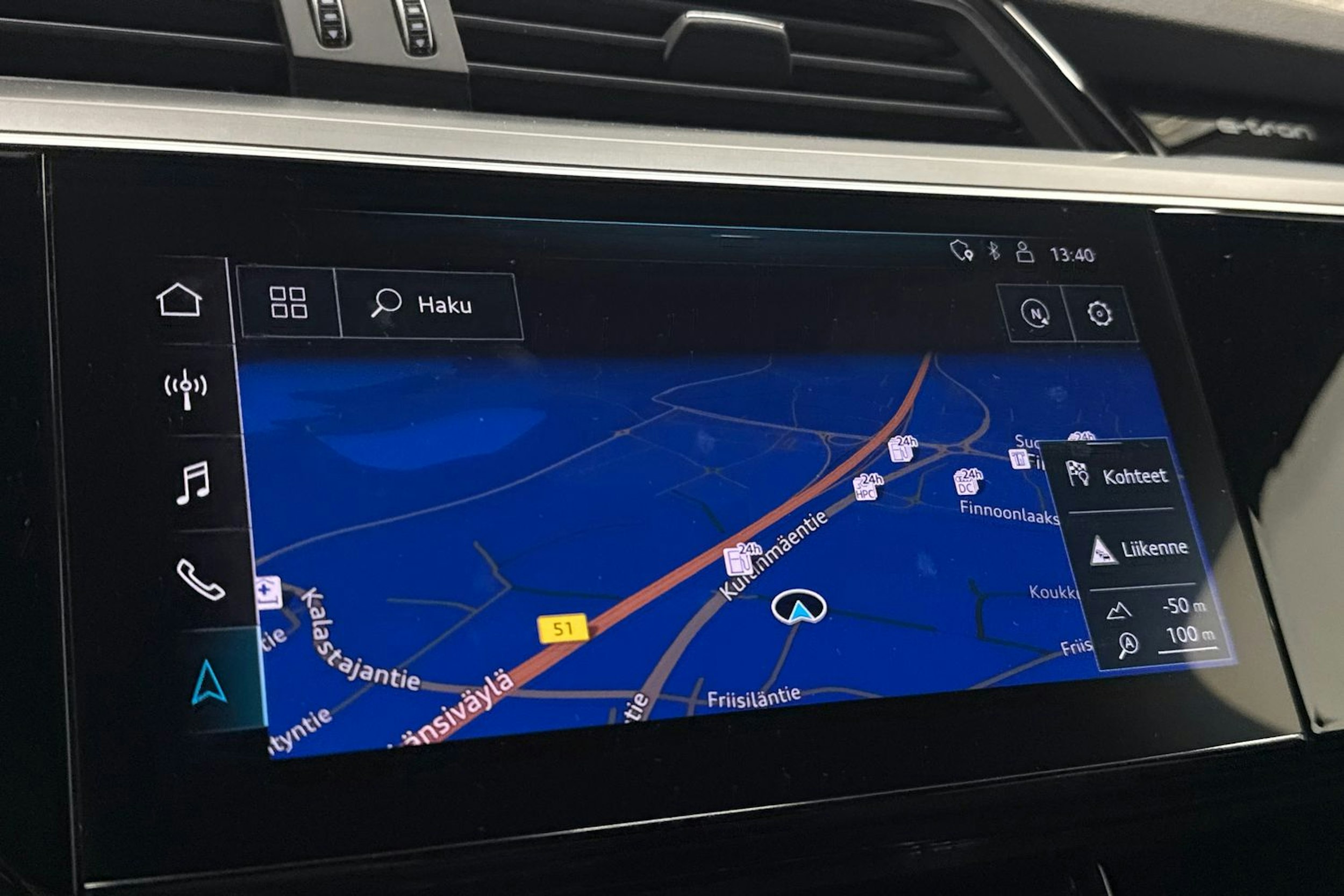 met. sininen Audi e-tron 2019 kuva 22.