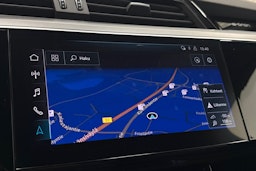 met. sininen Audi e-tron 2019 kuva 22.