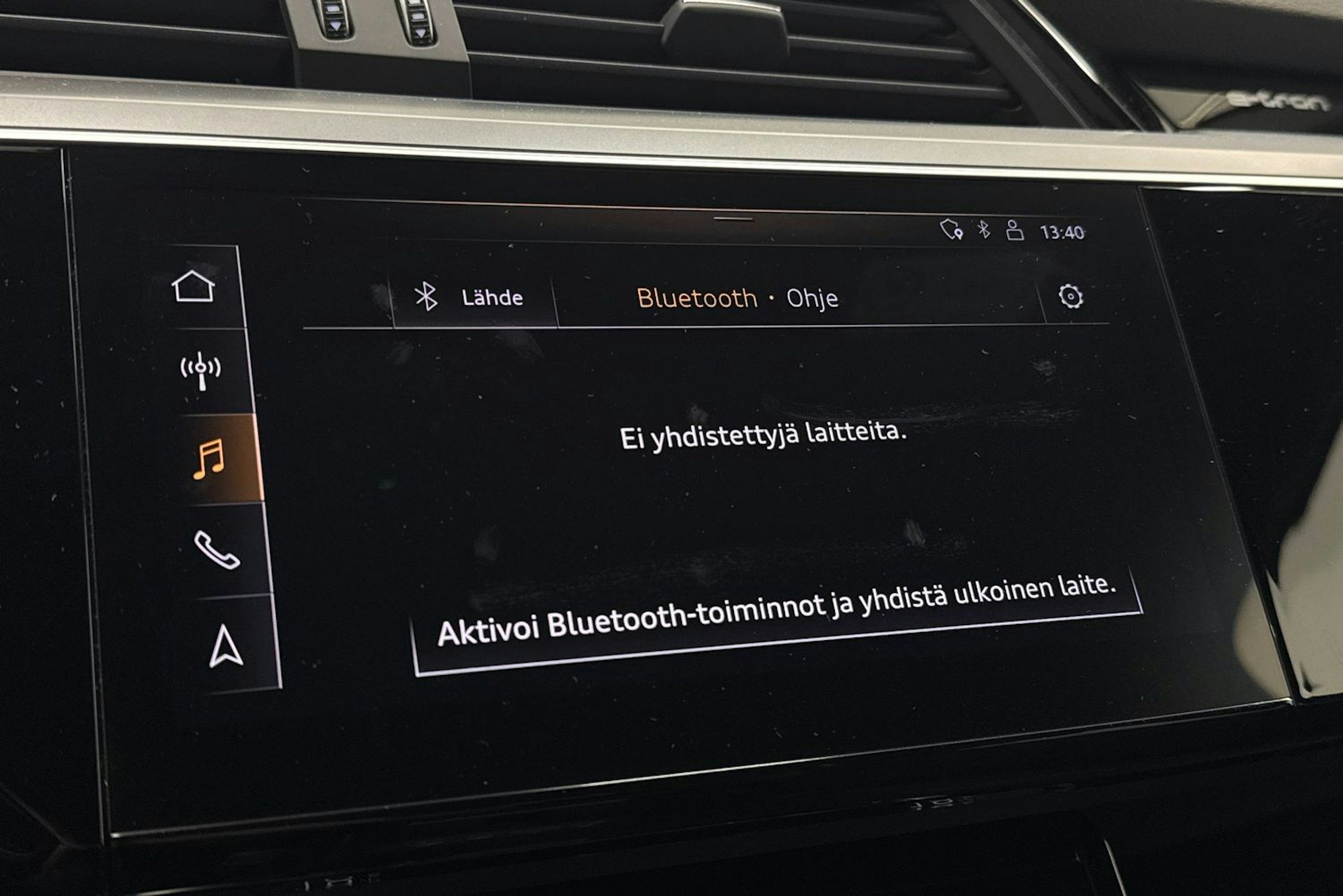 met. sininen Audi e-tron 2019 kuva 24.