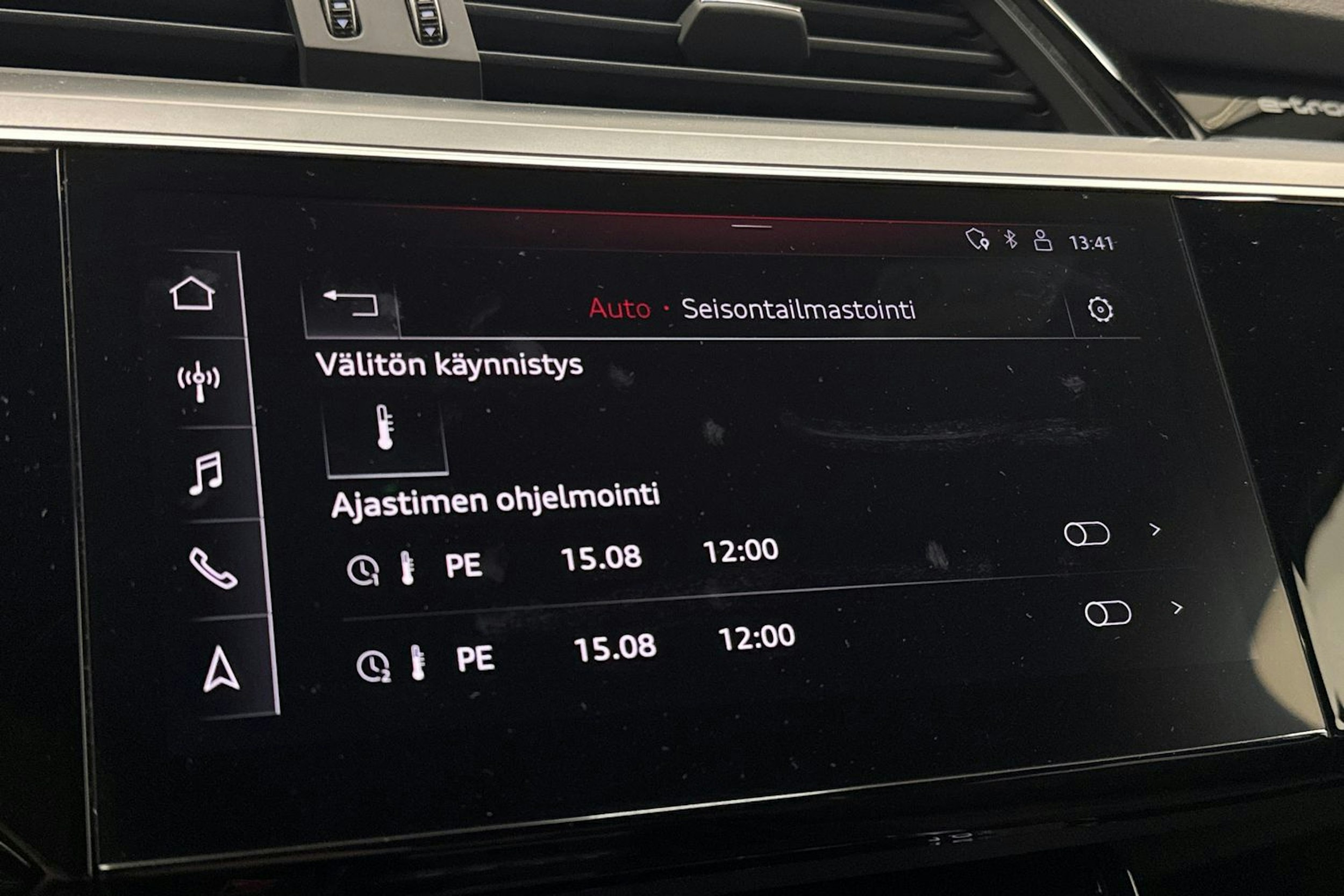 met. sininen Audi e-tron 2019 kuva 29.