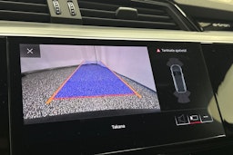 met. sininen Audi e-tron 2019 kuva 30.