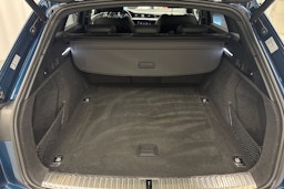 met. sininen Audi e-tron 2019 kuva 33.