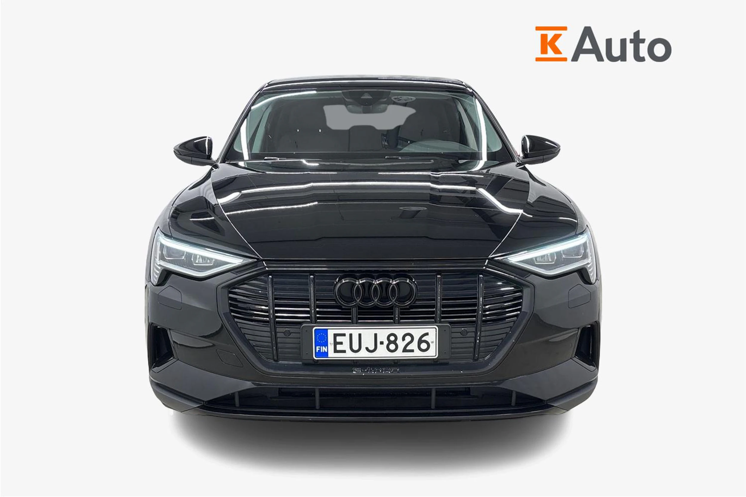musta Audi e-tron 2020 kuva 5.