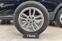 musta Audi e-tron 2020 kuva 13.